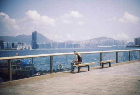 從街頭到時尚天橋：女裝背包如何改寫香港女生的日常故事