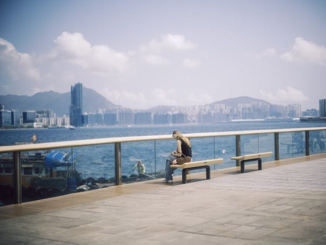從街頭到時尚天橋：女裝背包如何改寫香港女生的日常故事